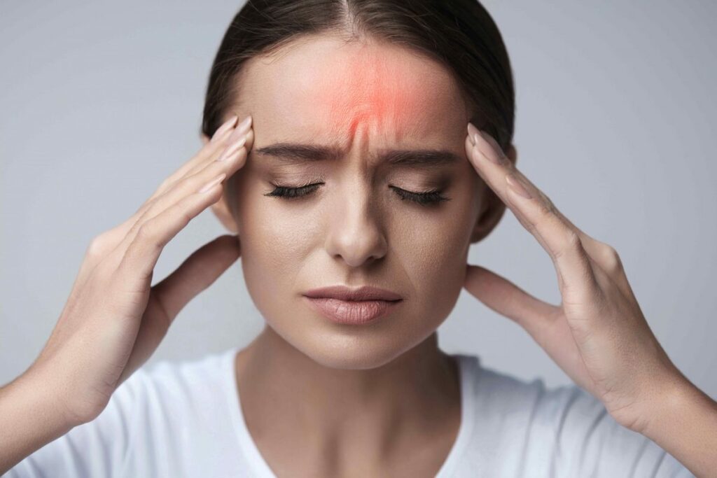 difference between headaches and migraines 1200x800